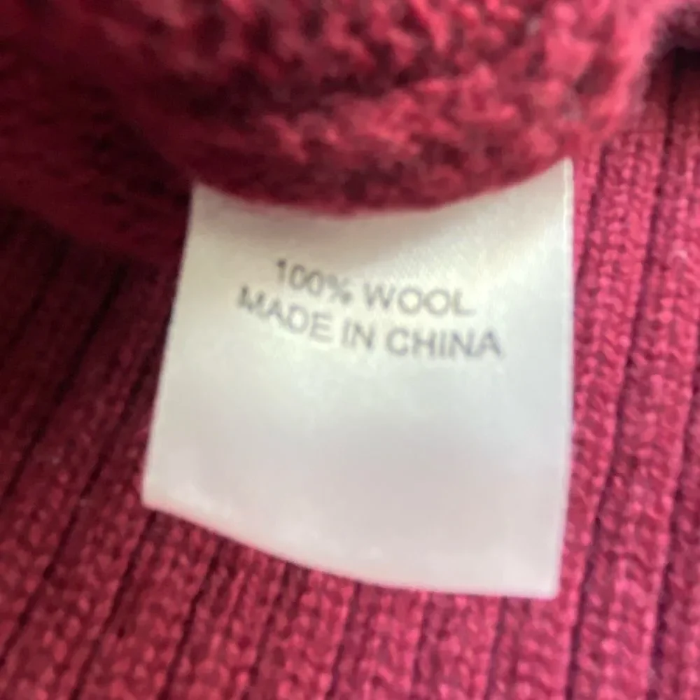 Tuckernuck Maroon Larsen Sweater Maroon Pink Medium Burgundy Bell Flowy - Picture 11 of 11